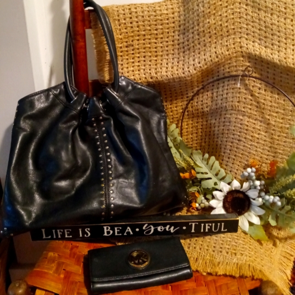 MK BLK LEATHER HOBO BAG W BLK MK LEATHER WALLET **AUTHENTIC**